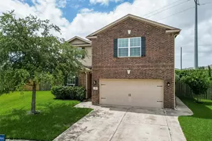 346 Apache Field Ln, La Marque, TX 77568 - Photo 1