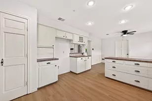 3031 Broadmoor Dr, Sugar Land, TX 77478 - Photo 11