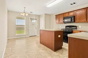 10523 Evergreen St, Baytown, TX 77523 - Photo 9