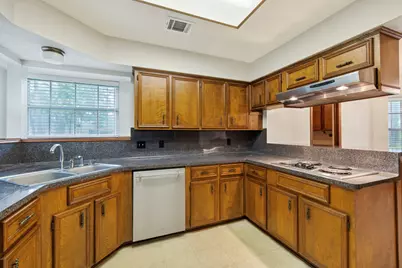 902 Castle Hill Trail, Houston, TX 77339 - Photo 15