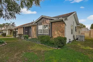 2703 Cypress St, Pasadena, TX 77502 - Photo 5