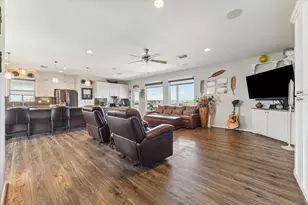 7119 Beau Rue St, Hitchcock, TX 77563 - Photo 11