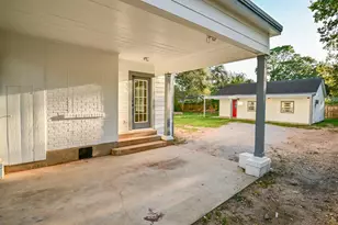 1031 Meyer St, Sealy, TX 77474 - Photo 5