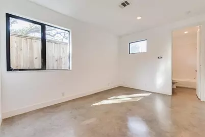 3930 Stanford Street, Houston, TX 77006 - Photo 3