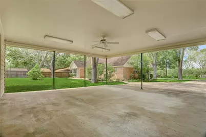 105 Ridgemont Drive, Alvin, TX 77511 - Photo 29