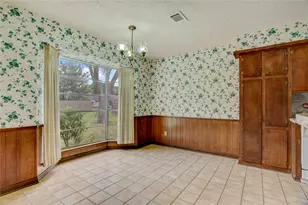 105 Ridgemont Dr, Alvin, TX 77511 - Photo 11
