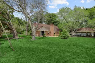 105 Ridgemont Dr, Alvin, TX 77511 - Photo 27