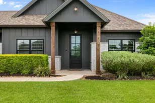 459 Green Meadows Dr, West Columbia, TX 77486 - Photo 3