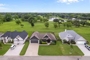 459 Green Meadows Dr, West Columbia, TX 77486 - Photo 35