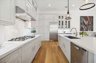 1327 Hunters Meadow Ln, Houston, TX 77055 - Photo 9