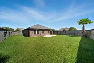 12801 Pirate Bend Dr, Texas City, TX 77568 - Photo 21