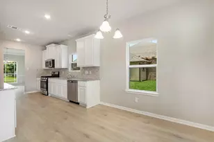 2239 Lakewood Dr, West Columbia, TX 77486 - Photo 9