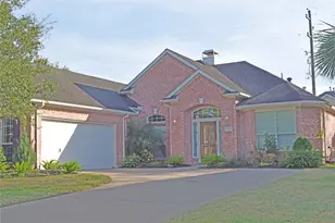 12019 Laguna Terrace Dr, Houston, TX 77041 - Photo 1