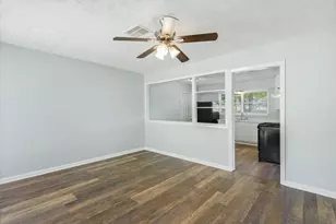 9802 Carmalee St, Houston, TX 77075 - Photo 5