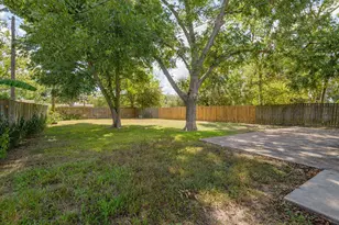 9802 Carmalee St, Houston, TX 77075 - Photo 17