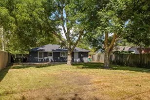 9802 Carmalee St, Houston, TX 77075 - Photo 19