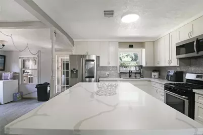 306 W Houston Avenue, Pasadena, TX 77502 - Photo 5