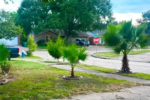 15815 Boridge Cir, Houston, TX 77053 - Photo 3