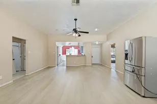 221 Tupelo Ln, Conroe, TX 77304 - Photo 5
