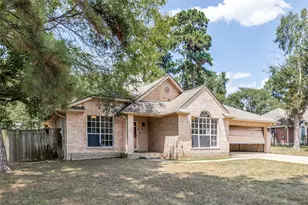 221 Tupelo Ln, Conroe, TX 77304 - Photo 3