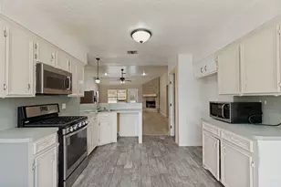 221 Tupelo Ln, Conroe, TX 77304 - Photo 11