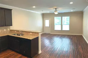 295 Woodland Hills Dr, Conroe, TX 77303 - Photo 5