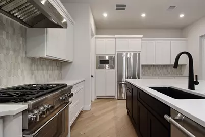 38 Honeycomb Ridge Place, The Woodlands, TX 77380 - Photo 13