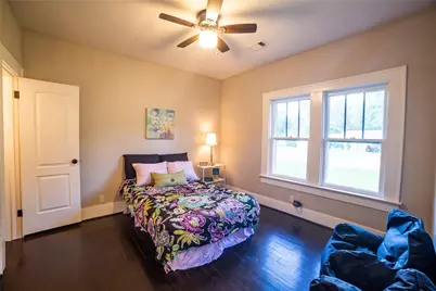 420 N Live Oak Street, Tomball, TX 77375 - Photo 9