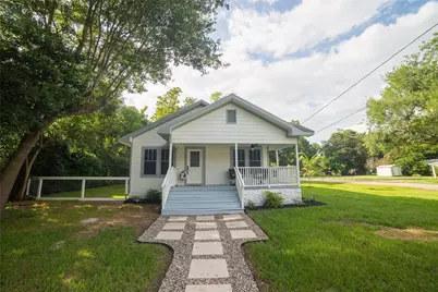 420 N Live Oak Street, Tomball, TX 77375 - Photo 1
