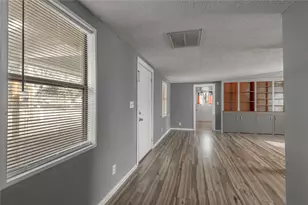 1417 23rd St, Huntsville, TX 77340 - Photo 5