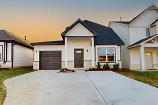 11833 E Gate Dr, Willis, TX 77318 - Photo 1