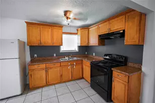 1138 4th Ave N, Texas City, TX 77590 - Photo 13