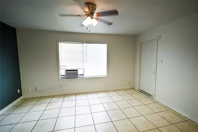 1138 4th Avenue N, Texas City, TX 77590 - Photo 9