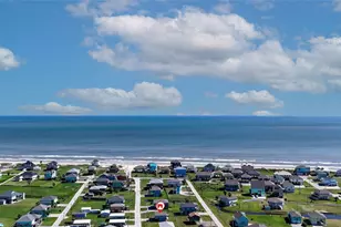 951 Clara, Crystal Beach, TX 77650 - Photo 3