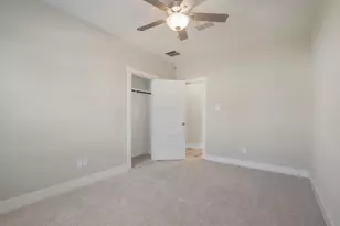 10930 Keaton Landing Dr, Houston, TX 77043 - Photo 5