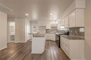 2418 Settlers Way, Huntsville, TX 77320 - Photo 11