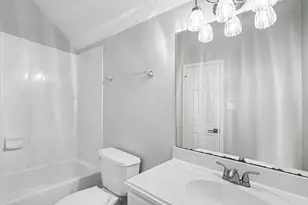 83 E Whistlers Bend Cir, Conroe, TX 77384 - Photo 35
