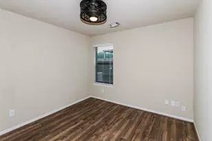 429 Decoster Blvd, Alvin, TX 77511 - Photo 9