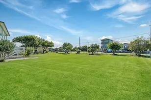 815 5th St, Dickinson, TX 77539 - Photo 11