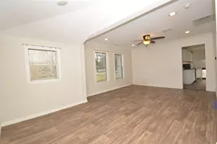 8915 Richmond St, Needville, TX 77461 - Photo 3