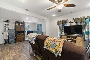 8915 Richmond St, Needville, TX 77461 - Photo 3