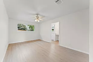 7303 Augustine Dr, Houston, TX 77036 - Photo 11