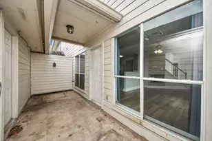 1010 Gardenwalk Dr, La Porte, TX 77571 - Photo 9