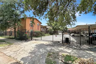 1520 Yale St, Houston, TX 77008 - Photo 1