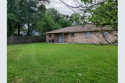 207 Shadow Oaks Drive, Conroe, TX 77303 - Photo 7