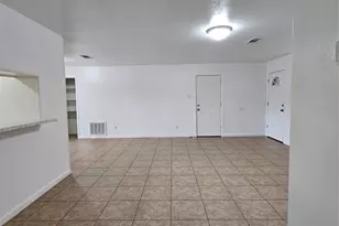 207 Shadow Oaks Dr, Conroe, TX 77303 - Photo 13