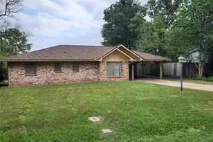 207 Shadow Oaks Dr, Conroe, TX 77303 - Photo 1