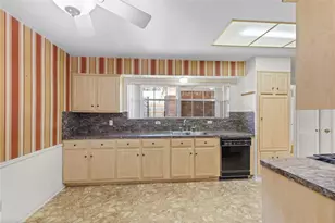 16410 Hickory Knoll Dr, Houston, TX 77059 - Photo 15
