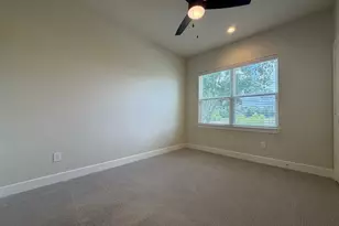 5915 Haring Ln, Houston, TX 77091 - Photo 9