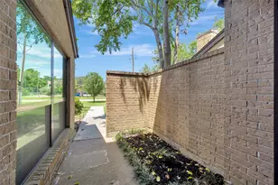 16570 Space Center Blvd, Houston, TX 77058 - Photo 3